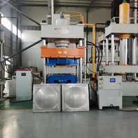 Presse hydraulique électrique à quatre colonnes de 315 tonnes avec moteur pour éviers de cuisine en acier inoxydable, plaques de réservoir d'eau, couvercles d'égouts et plats.