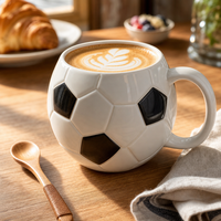 Mug à café en céramique de 300 ml avec logo personnalisé, motif ballon de football en relief 3D, cadeau sportif en porcelaine pour les passionnés de football