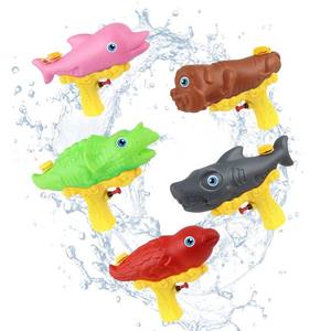 Pistolet à eau en forme d'animal de dessin animé 450 ml, 5 modèles : dinosaure, perroquet, requin, dauphin, chiot – Jouet d'été pour enfants, idéal pour les jeux en extérieur, cadeau parfait - Product Image 1