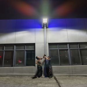 โคมไฟถนนโซลาร์เซลล์ LED แบบรวมพลังงานขนาดใหญ่ 120AH 9000W <span class=keywords><strong>ราคา</strong></span>จากผู้ผลิต ประสิทธิภาพสูง - Product Image 2