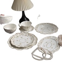 Service de table en céramique florale vintage français, assiettes en porcelaine festonnées, bols, plat à dessert pour la maison