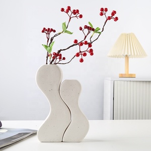 Vase en céramique décoratif créatif Art Déco, nouveau design 2024, pour la décoration de la maison et les anniversaires - Product Image 4