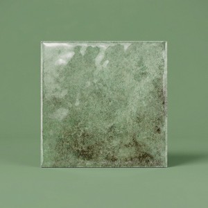 Piastrella Verde Capri 15 X 15 Cm, Spessore 8 Mm, Finitura Lucida, Bordi Irregolari - Product Image 1