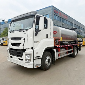 Camion de distribution <span class=keywords><strong>d</strong></span>'asphalte 10 tonnes ISUZU GIGA, camion pulvérisateur de bitume, <span class=keywords><strong>prix</strong></span> usine, à vendre - Product Image 3