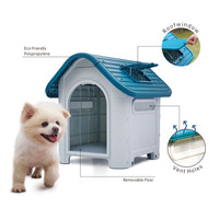 Niche pour chien en plein air avec porte et puits de lumière, niche pour chien en plastique imperméable et résistant aux UV