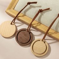 Pendentifs parfumés en bois de noyer noir, désodorisant longue durée pour voiture, feuilles de parfum à suspendre pour grille d'aération de voiture et armoire de véhicule
