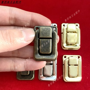 Loquet de meuble Chenxing en acier au carbone, style rustique, sans clé, durable, pour boîte cadeau, plaqué 1088 - Product Image 1