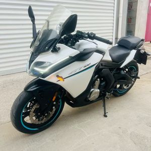Motocicleta de Gasolina Usada Chunfeng GT400 - Inyección Electrónica de Combustible de Doble Cilindro, Refrigerada por Aire, 400cc - Product Image 3