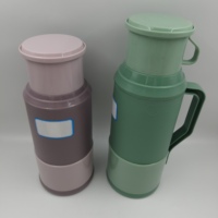 Thermos portable en plastique de 1,8 L avec doublure en verre, sûr pour la rentrée scolaire, revêtement anti-corrosion, réutilisable, couleur personnalisée