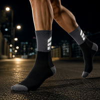 Chaussettes de cyclisme personnalisées en nylon respirant avec logo réfléchissant et compression