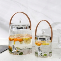 Carafe à eau froide en PET transparent de qualité alimentaire sans BPA, grande capacité, avec infuseur à fruits intégré et poignée, design moderne