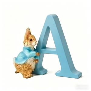Figurine en résine Peter Rabbit lettre P, décor alphabet peint à la main pour chambre d'enfant et cadeaux personnalisés - Product Image 2