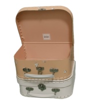 Boîte à valise en carton personnalisable avec gaufrage, conception auto-érectible, matériaux recyclés pour l'emballage de cadeaux et d'artisanat