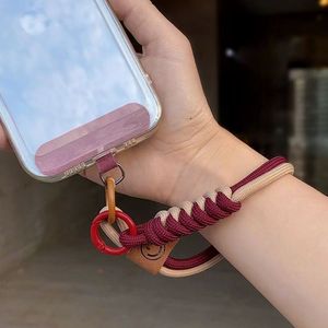 Coque de téléphone tissée aux couleurs contrastées avec cordon de suspension universel, pendentif court, anti-chute, dragonne polyvalente, tendance et originale - Product Image 4