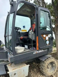 Excavatrice sur pneus Doosan 6 tonnes DX60W d'occasion avec boîte de vitesse pompe moteur et PLC fabriquée en Corée à vendre - Product Image 4