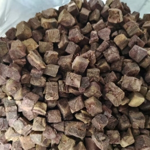 Snack per Animali Domestici in Cubetti di Manzo Liofilizzato ad Alto Valore Nutritivo, Ricco di Proteine e Senza Cereali per Cani e Gatti - Product Image 4