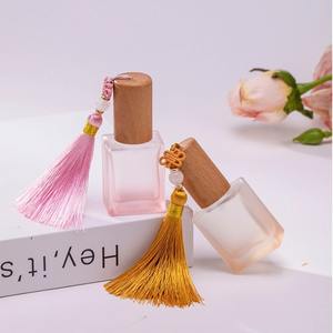 Nouveau flacon de recharge de <span class=keywords><strong>parfum</strong></span> coloré de 10 ml avec bouchon en bois de hêtre portable, flacon en verre à bille, flacon givré - Product Image 4