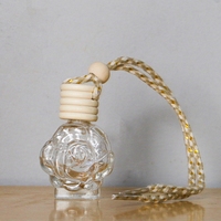 Pengharum Mobil Mewah 10ml Bentuk Bunga Romantis, Botol Kaca Mini Kosong untuk Diffuser Gantung di Mobil