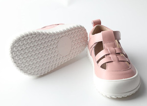 Vente en gros 2025 Nouveau design Sandales d'été antidérapantes à orteils larges en cuir véritable Pieds nus Chaussures pour enfants - Product Image 5