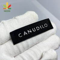 Étiquettes tissées personnalisées pour vêtements, avec logo en lettres personnalisées, fil doré, polyester, lavables, couleur personnalisée