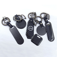 Porte-clés personnalisé en acier inoxydable, design tendance, avec code QR, logo de voiture, pendentif de marque, porte-clés en métal et fibre de carbone