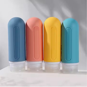 Ensemble de flacons de voyage portables en silicone, quatre-en-un, pour lotion, shampoing, gel douche et cosmétiques - Product Image 6