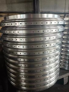Haute résistance Durable solide roue de chemin de fer CNC usinage forgeage roulement traitement thermique Production de précision-qualité assurée Rail - Product Image 2