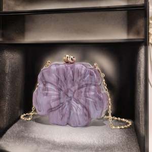 Sac à bandoulière artisanal de créateur avec des perles colorées - Product Image 3