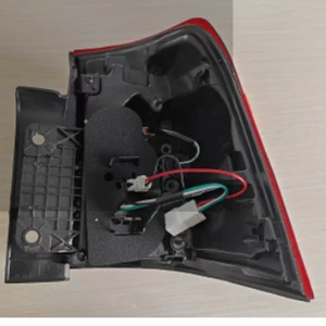 . 81551-60A80 81561-60A60 Feu arrière pour <span class=keywords><strong>Toyora</strong></span> Landcruiser LC200 2012 - Product Image 4