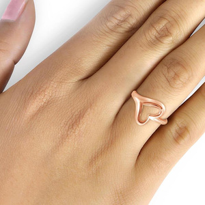 Anello a Forma di Cuore F314 in Oro Rosa, Anello Unisex alla Moda, Gioiello per San Valentino, Design Semplice - Product Image 4