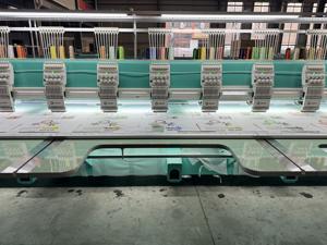 Máquina <span class=keywords><strong>de</strong></span> Bordar Computarizada Plana <span class=keywords><strong>de</strong></span> Alta Velocidad Modelo Popular Galaxy 920 para Vestidos, Telas, Abayas, Trajes y Prendas con Sistema <span class=keywords><strong>de</strong></span> Control Dahao - Product Image 4