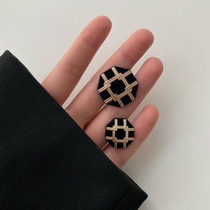 2025 nouvelles tendances fourrure métal bouton 18mm 23mm 25mm fantaisie bouton pour femmes manteau boutons décoratifs - Product Image 2