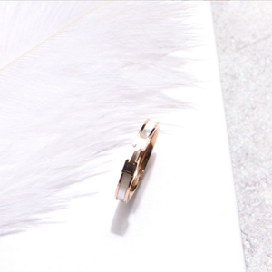 न्यूनतम एच सफेद शेल स्टेनलेस स्टील की अंगूठी ठंडा शैली गुलाब सोने की अंगूठी इंटरनेट सेलिब्रिटी फैशन हॉट गहने - Product Image 3