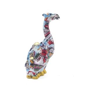 Sculpture en résine de chameau colorée, faite à la main, peinte à la main, taille personnalisable, forme irrégulière, thème Lourdes, décoration intérieure, maison, bureau - Product Image 1
