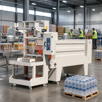 Machine d'emballage sous film rétractable pour bouteilles avec manchon en polyéthylène