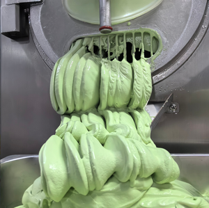 Machine à glace artisanale professionnelle avec interface intelligente pour la préparation de desserts crémeux et de yaourts glacés - Product Image 2