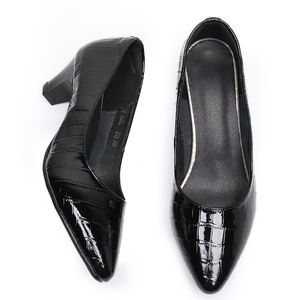 Escarpins en cuir de vache véritable au design élégant pour femmes, chaussures à talon attrayant à semelle souple avec fermeture à enfiler pour l'été et l'automne - Product Image 4