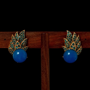 Boucles d'oreilles vintage en zirconium bleu en forme de feuille, au design tendance, rétro et simple pour femmes - Product Image 1