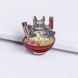 Großhandel Soft-Emaille-Anstecknadeln, individuell geformte Souvenir-Abzeichen mit Logo für Event-<span class=keywords><strong>Promotion</strong></span> - Product Image 6