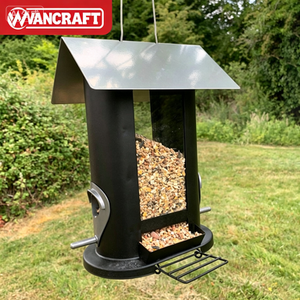 Mangeoire à oiseaux en métal IBorn, suspendue, pour oiseaux sauvages, cardinaux, 18 cm, <span class=keywords><strong>grande</strong></span>, avec toit et plateau, noire, 4 ports, Chine (les graines ne sont pas incluses) - Product Image 6