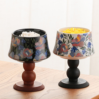 Meilleure vente transfrontalière : Bougie en céramique avec base en forme d'ampoule. Ajoute une ambiance idéale pour la décoration de table, les mariages, les cadeaux de pendaison de crémaillère.