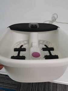 Baignoire de pédicure OEM avec roues, bulles, lumière rouge, chaleur, 3 accessoires de pédicure, fonction musicale, tension universelle, massage par rouleaux - Product Image 3