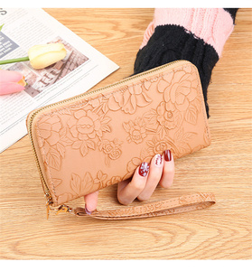 Vendita calda borsa pochette con cerniera in pelle sintetica in rilievo <span class=keywords><strong>porta</strong></span> <span class=keywords><strong>carte</strong></span> floreale lungo portafoglio <span class=keywords><strong>donna</strong></span> - Product Image 4