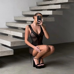 Vente flash - Robe de nuit sexy en dentelle, robe transparente en maille, string, ensemble 2 pièces, lingerie pour femmes - Product Image 4