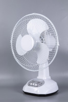 Ventilateur de bureau rechargeable en plastique avec refroidissement par air LED 9V AC/DC, commande mécanique, alimenté par batterie solaire pour une utilisation en voiture et à l'hôtel