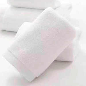 QUNZHEN Logo personnalisé 100% coton blanc hôtel <span class=keywords><strong>drap</strong></span> <span class=keywords><strong>de</strong></span> <span class=keywords><strong>bain</strong></span> serviettes 600gsm coton douche serviette <span class=keywords><strong>de</strong></span> <span class=keywords><strong>bain</strong></span> - Product Image 4