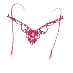 Collier ras du cou en macramé rose fait main, micro-collier mystique avec perles dorées, bijoux bohèmes tendance unisexe HARI OM - Product Image 1