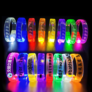 Bracelets lumineux LED pour fêtes, accessoires de fête, jouets lumineux qui brillent dans le noir, cadeaux de fête - Product Image 1