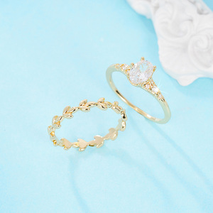 Set di Anelli Geometrici a Foglia di Grano in Due Pezzi per Donne, Eleganti Gioielli per Matrimonio e Fidanzamento - Product Image 1