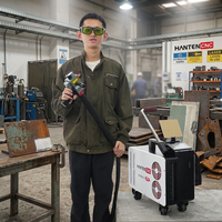 Machine de nettoyage au laser 300W pour le décapage de peinture sur bois, la restauration de meubles, la rénovation d'objets anciens et le nettoyage de surfaces